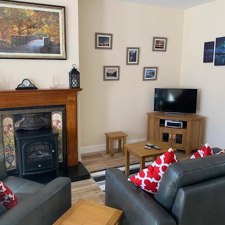 Mayfield House Holiday Home بالينروب المظهر الخارجي الصورة